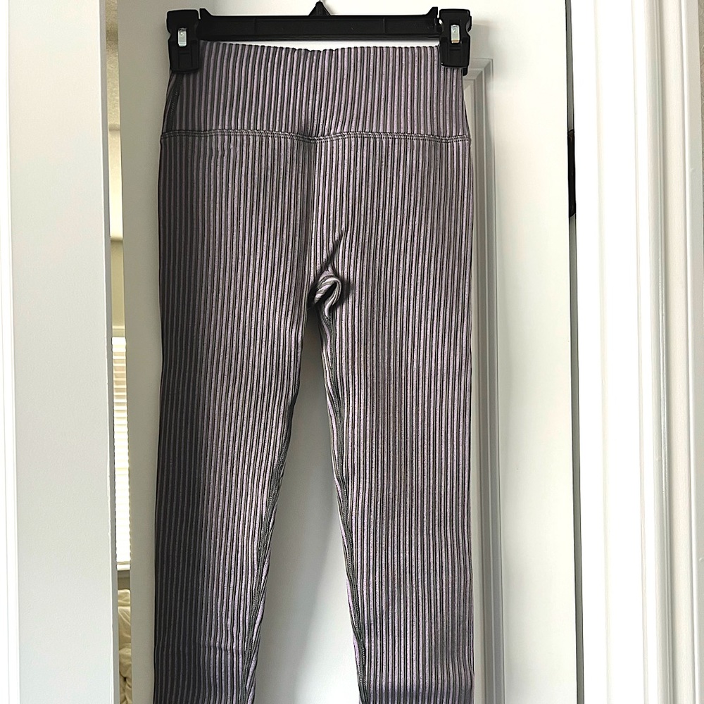 Fabletics Purple ribbed 7/8 Leggings